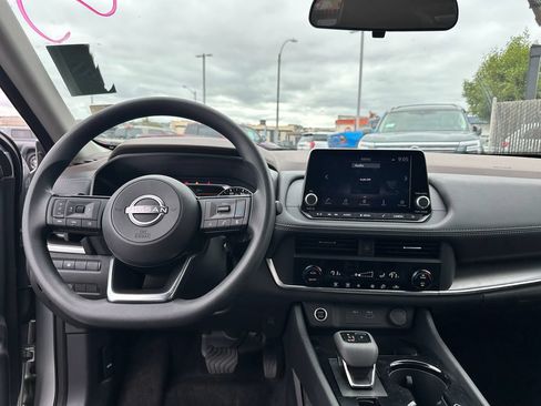 Used 2023 Nissan Rogue SV AWD/4WD image 10