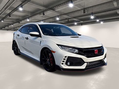 Used 2017 Honda Civic Type R image 2