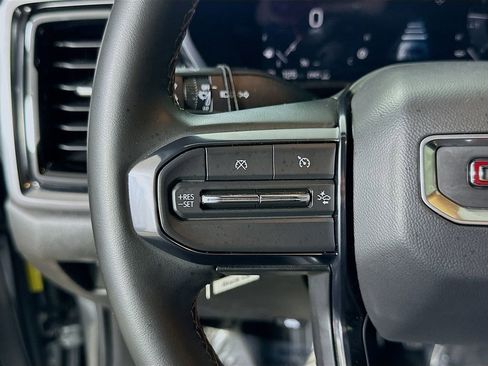 Used 2025 GMC Canyon AT4 image 22