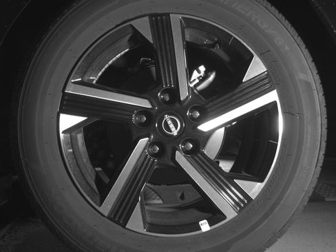 Used 2025 Nissan Sentra SV FWD image 14