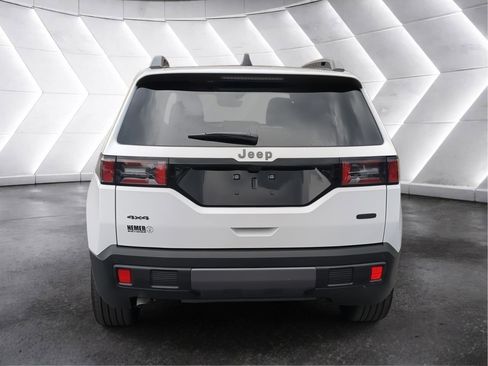 New 2026 Jeep Cherokee Overland w/ Trailer Tow Group AWD/4WD image 4