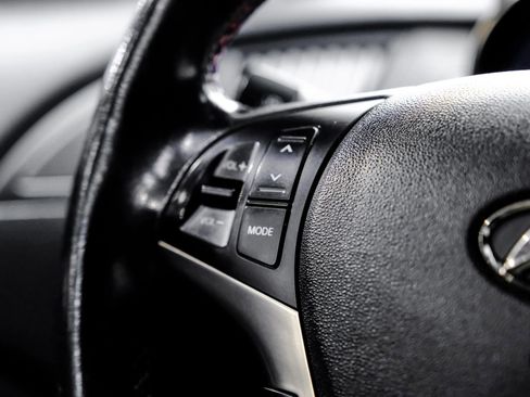 Used 2016 Hyundai Genesis Coupe 3.8 image 19