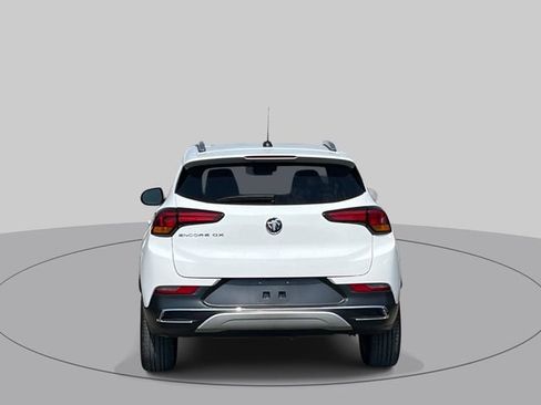 Used 2022 Buick Encore GX Essence w/ Experience Buick Package FWD image 3