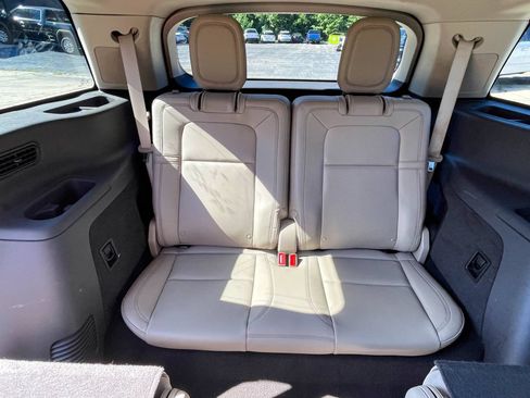 Used 2020 Lincoln Aviator Reserve w/ Equipment Group 201A RWD image 14