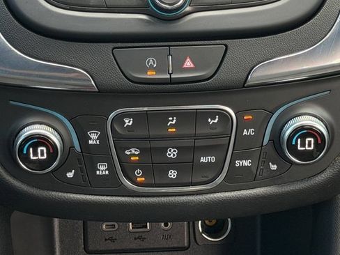 Used 2023 Chevrolet Equinox LT FWD image 16