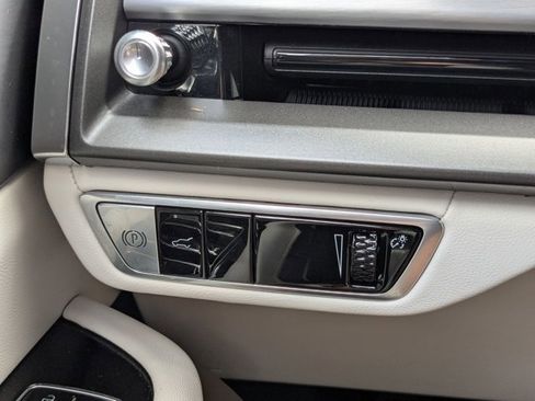 Used 2026 Cadillac Vistiq Luxury image 13