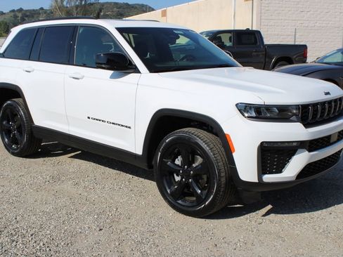New 2026 Jeep Grand Cherokee Limited AWD/4WD image 3