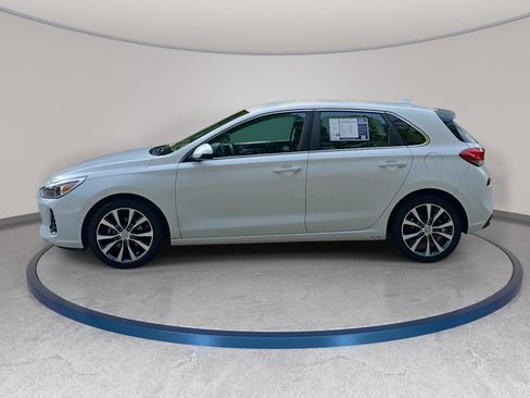 Used 2018 Hyundai Elantra GT FWD image 8