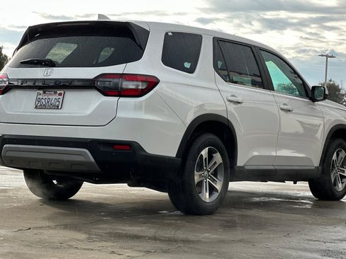 Used 2023 Honda Pilot EX-L image 4