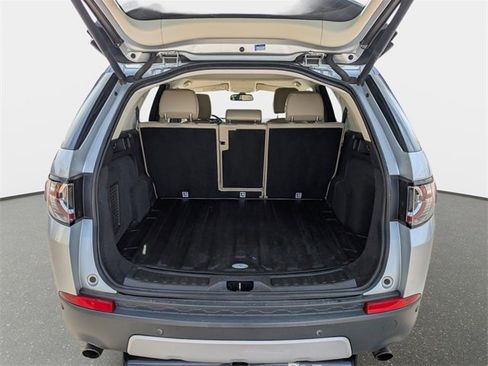 Used 2017 Land Rover Discovery Sport HSE image 7