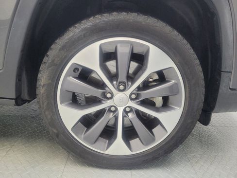 Used 2022 Jeep Cherokee Limited w/ Elite Package image 31