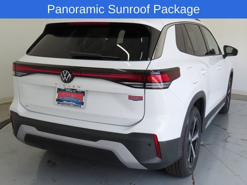 Used 2026 Volkswagen Tiguan SE FWD image 3