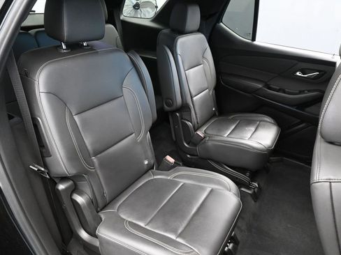 Used 2023 Chevrolet Traverse LT w/ Midnight/Sport Edition image 46
