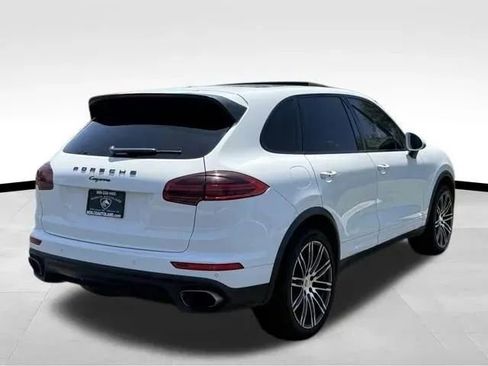 Used 2016 Porsche Cayenne AWD/4WD image 6