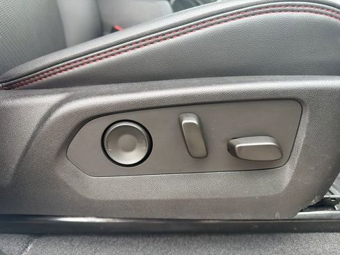 Used 2023 GMC Canyon AT4X image 41