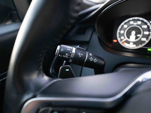 Used 2020 Jaguar E-PACE SE image 13