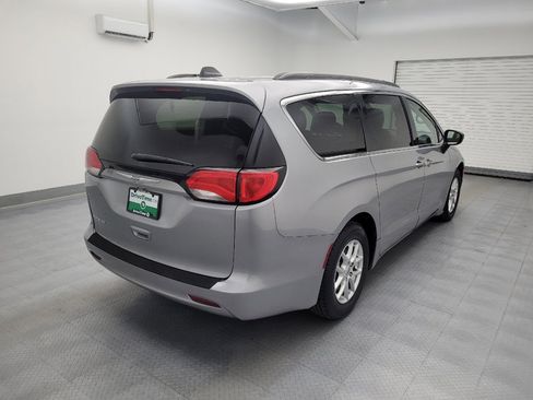 Used 2021 Chrysler Voyager Lxi FWD image 9