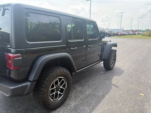Used 2024 Jeep Wrangler Unlimited Rubicon w/ Convenience Group AWD/4WD image 8