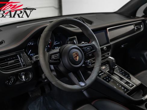 Used 2023 Porsche Macan GTS w/ GTS Sport Package image 27