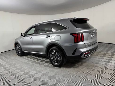 Used 2023 Kia Sorento EX image 9