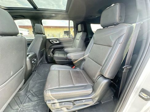 Used 2024 Chevrolet Suburban High Country image 26