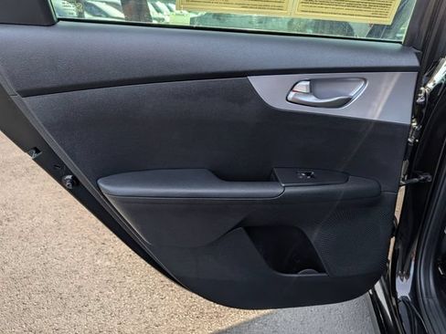 Used 2022 Kia Forte LXS FWD image 13