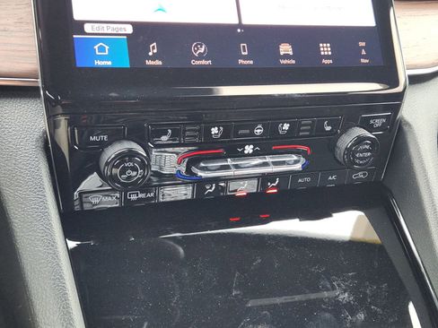 New 2025 Jeep Grand Cherokee L Summit w/ Obsidian Package image 18