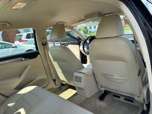 Used 2015 Volkswagen Passat 1.8T Limited Edition FWD image 33