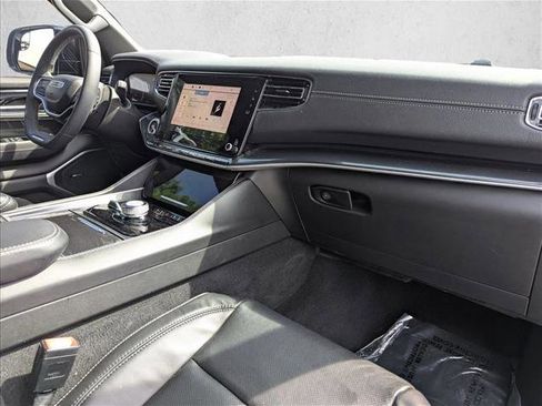 Used 2022 Jeep Wagoneer Series I AWD/4WD image 23