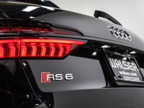 Used 2021 Audi RS 6 AWD/4WD image 9