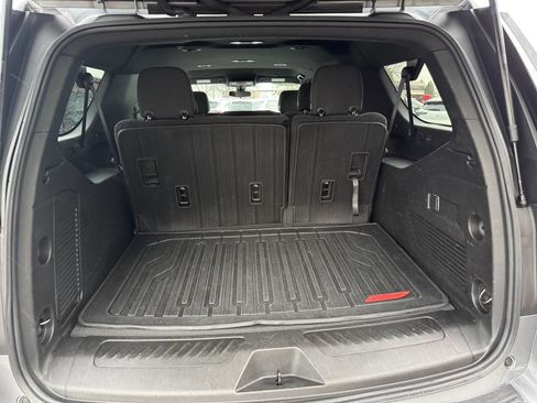 Used 2022 GMC Yukon XL SLE w/ Gmc Pro Safety Plus Package image 16