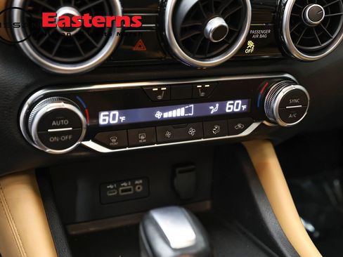 Used 2020 Nissan Sentra SV w/ SV Premium Package FWD image 18
