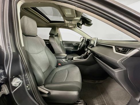 Certified 2020 Toyota RAV4 XLE w/ Convenience Package AWD/4WD image 29