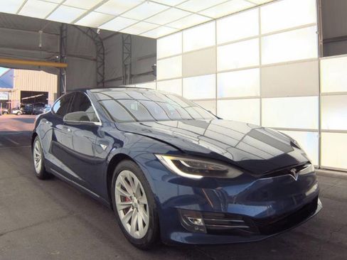 Used 2016 Tesla Model S P90D image 4