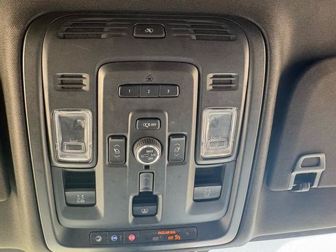 Used 2023 GMC Yukon Denali w/ Advanced Technology Package AWD/4WD image 34