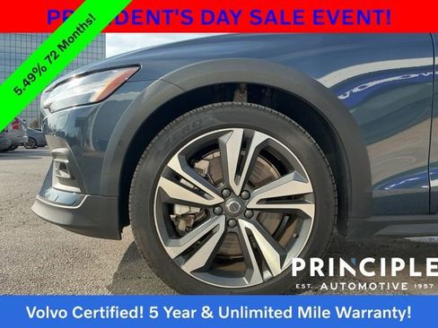 Certified 2025 Volvo V60 B5 Cross Country Plus image 10