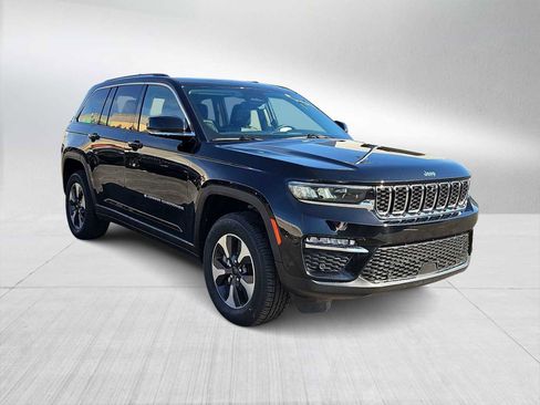 Used 2022 Jeep Grand Cherokee Limited 4xe w/ Luxury Tech Group II image 2