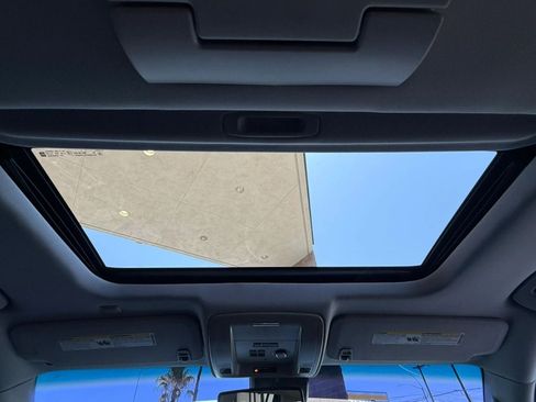 Used 2016 Chevrolet Suburban LTZ RWD image 56