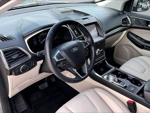 Used 2020 Ford Edge Titanium FWD image 16