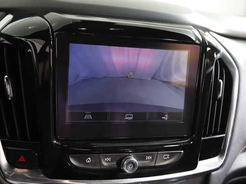 Used 2022 Chevrolet Traverse LT AWD/4WD image 18