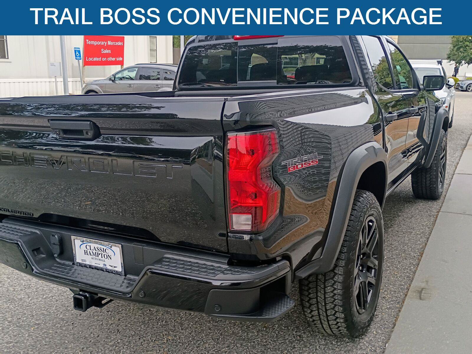 Used 2023 Chevrolet Colorado Trail Boss w/ Safety Package AWD/4WD image 4