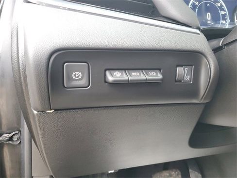 Used 2022 Buick Enclave Avenir w/ Avenir Technology Package image 9