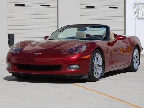 Used 2006 Chevrolet Corvette Convertible w/ Preferred Equipment Group image 2