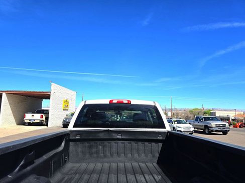 Used 2017 Chevrolet Silverado 2500 W/T AWD/4WD image 32
