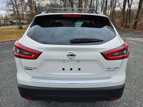 Used 2022 Nissan Rogue Sport SL image 6