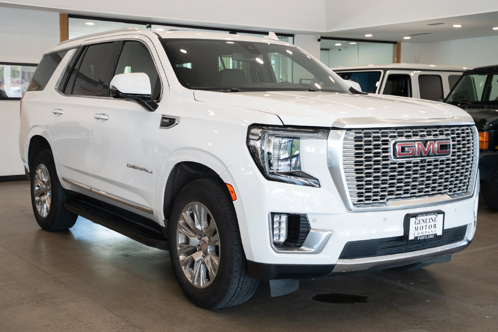 Used 2022 GMC Yukon Denali AWD/4WD image 3