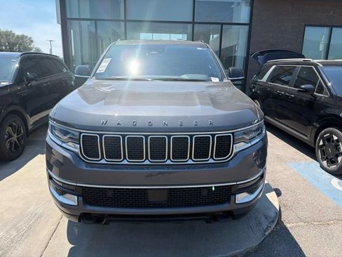 Used 2023 Jeep Wagoneer 4WD w/ HD Trailer Tow Package image 7