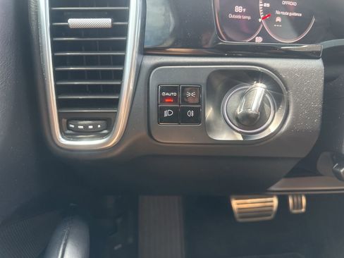 Used 2021 Porsche Cayenne GTS AWD/4WD image 39