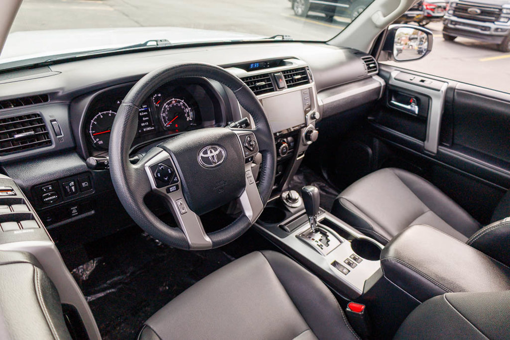 Used 2021 Toyota 4Runner SR5 Premium w/ Moonroof Package AWD/4WD image 18