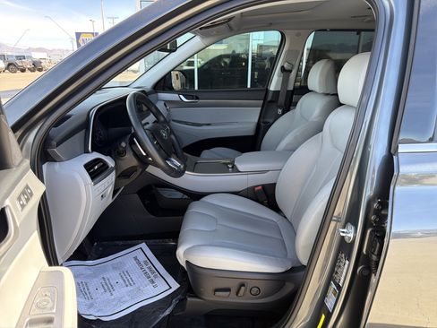 Used 2022 Hyundai Palisade SEL w/ Premium Package image 14